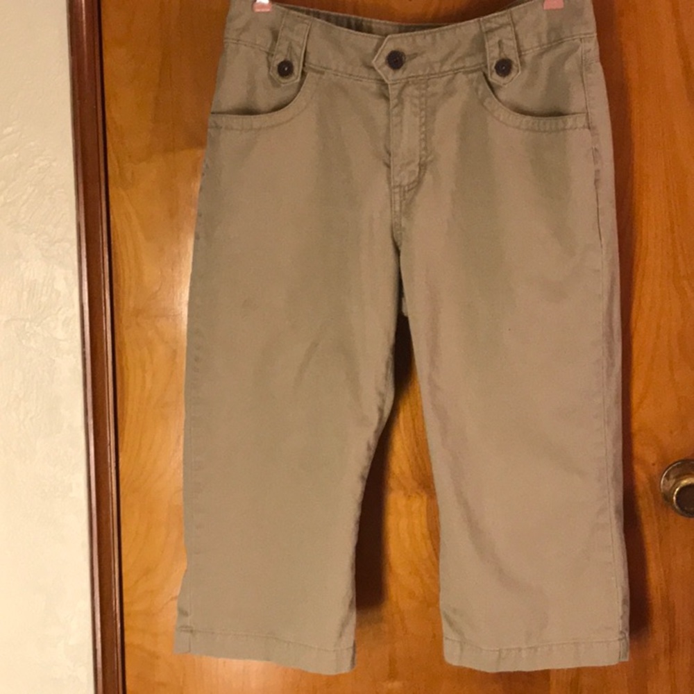 Womens Lee khaki capri shorts